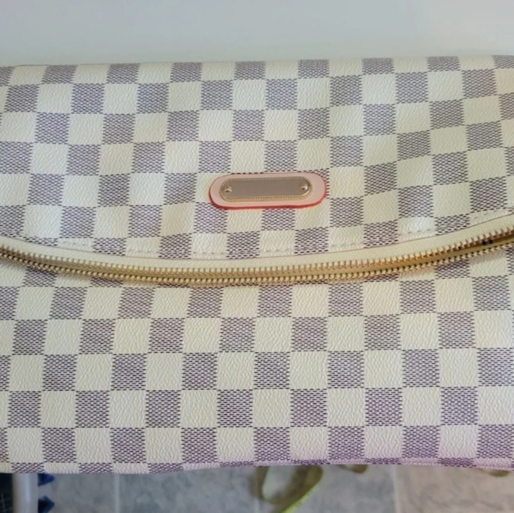 Luxury Cream Checkered Women’s Clutch with Gold Accent